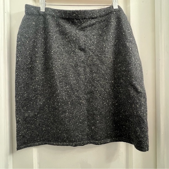 J. Jill dark charcoal speckled mini sweater skirt, elastic waist, M NWT - Picture 2 of 4